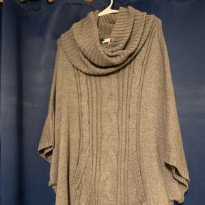 Gray New York & Co. poncho. Excellent condition.